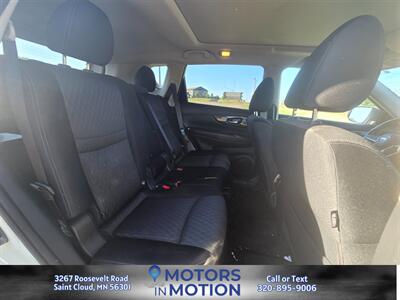 2017 Nissan Rogue SV AWD   - Photo 15 - Saint Cloud, MN 56301