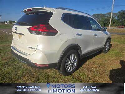2017 Nissan Rogue SV AWD   - Photo 6 - Saint Cloud, MN 56301