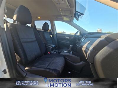 2017 Nissan Rogue SV AWD   - Photo 13 - Saint Cloud, MN 56301