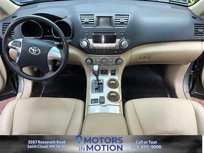 2011 Toyota Highlander SE 4WD   - Photo 12 - Saint Cloud, MN 56301