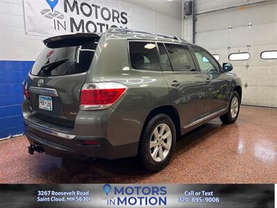 2011 Toyota Highlander SE 4WD   - Photo 6 - Saint Cloud, MN 56301