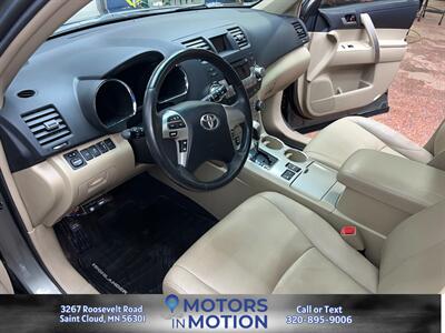 2011 Toyota Highlander SE 4WD   - Photo 9 - Saint Cloud, MN 56301