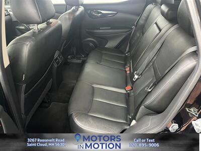 2018 Nissan Rogue Sport SL AWD w/Sunroof   - Photo 16 - Saint Cloud, MN 56301