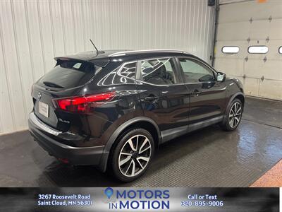 2018 Nissan Rogue Sport SL AWD w/Sunroof   - Photo 6 - Saint Cloud, MN 56301