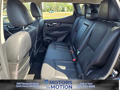 2018 Nissan Rogue Sport SL AWD w/Sunroof   - Photo 16 - Saint Cloud, MN 56301