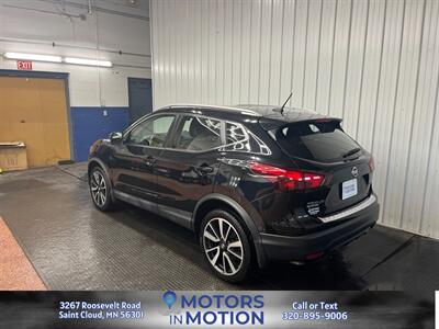 2018 Nissan Rogue Sport SL AWD w/Sunroof   - Photo 8 - Saint Cloud, MN 56301