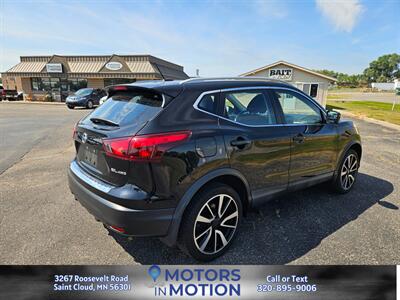 2018 Nissan Rogue Sport SL AWD w/Sunroof   - Photo 6 - Saint Cloud, MN 56301