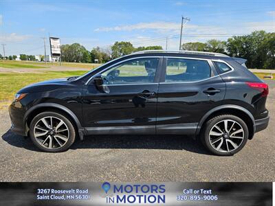 2018 Nissan Rogue Sport SL AWD w/Sunroof   - Photo 2 - Saint Cloud, MN 56301