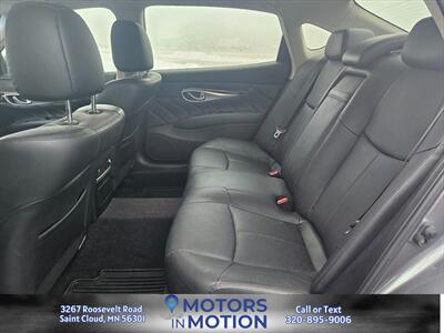 2015 INFINITI Q70L 3.7 AWD   - Photo 15 - Saint Cloud, MN 56301