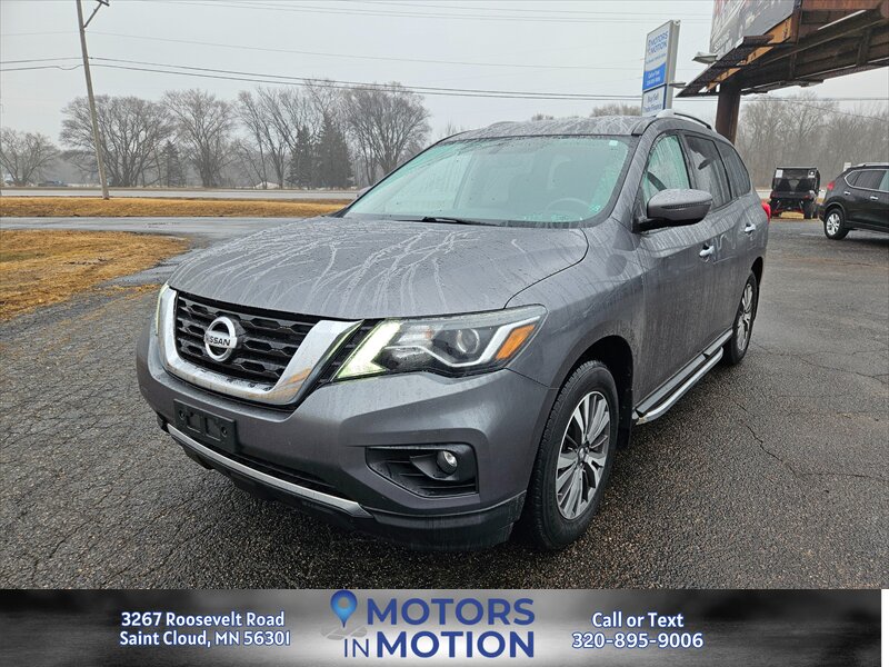 2017 Nissan Pathfinder SV 4WD  