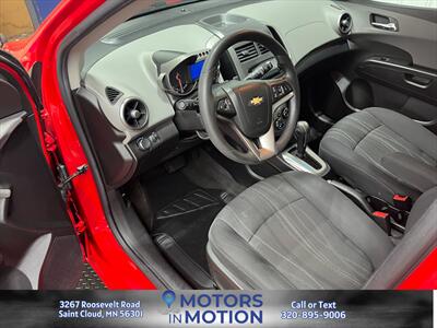 2015 Chevrolet Sonic LT Auto   - Photo 10 - Saint Cloud, MN 56301