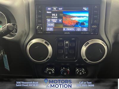 2018 Jeep Wrangler JK Unlimited Sahara 4x4 - Photo 11 - Saint Cloud, MN 56301