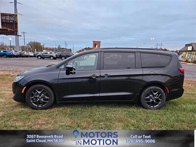 2019 Chrysler Pacifica Touring L Plus   - Photo 2 - Saint Cloud, MN 56301