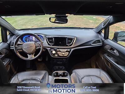 2019 Chrysler Pacifica Touring L Plus   - Photo 10 - Saint Cloud, MN 56301