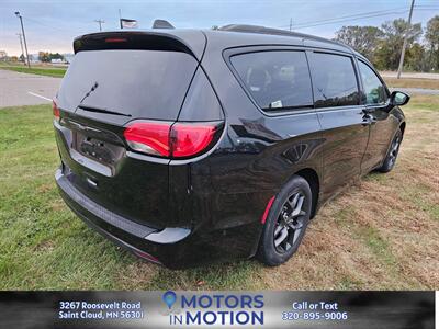 2019 Chrysler Pacifica Touring L Plus   - Photo 5 - Saint Cloud, MN 56301