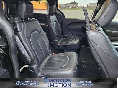 2019 Chrysler Pacifica Touring L Plus   - Photo 20 - Saint Cloud, MN 56301