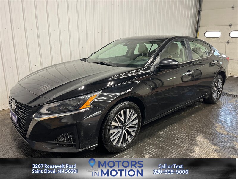 Super Black 2023 Nissan Altima Sedan All-Wheel Drive Automatic