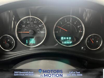 2017 Jeep Wrangler Unlimited Sahara 4x4   - Photo 12 - Saint Cloud, MN 56301
