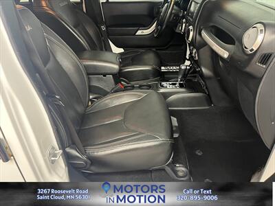 2017 Jeep Wrangler Unlimited Sahara 4x4   - Photo 17 - Saint Cloud, MN 56301