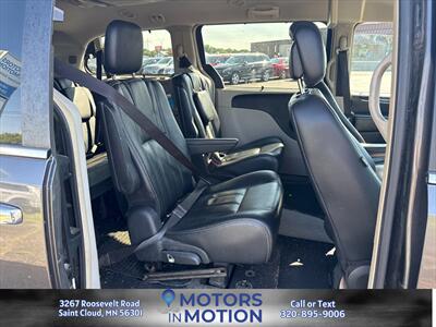 2016 Chrysler Town and Country Touring-L   - Photo 14 - Saint Cloud, MN 56301