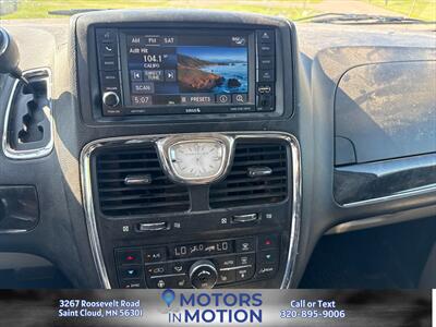 2016 Chrysler Town and Country Touring-L   - Photo 19 - Saint Cloud, MN 56301