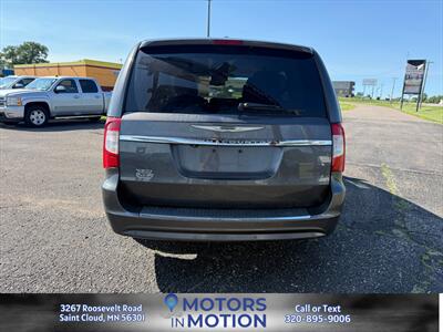 2016 Chrysler Town and Country Touring-L   - Photo 4 - Saint Cloud, MN 56301