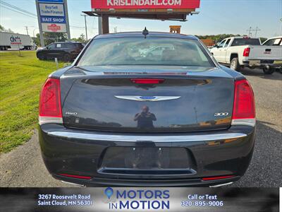 2018 Chrysler 300 Limited AWD - Photo 4 - Saint Cloud, MN 56301