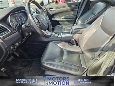 2018 Chrysler 300 Limited AWD - Photo 10 - Saint Cloud, MN 56301