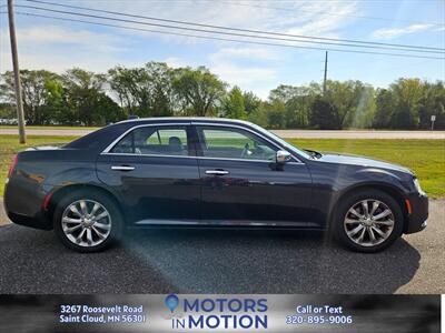 2018 Chrysler 300 Limited AWD - Photo 6 - Saint Cloud, MN 56301