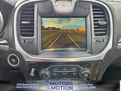 2018 Chrysler 300 Limited AWD - Photo 12 - Saint Cloud, MN 56301