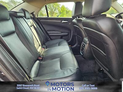 2018 Chrysler 300 Limited AWD - Photo 18 - Saint Cloud, MN 56301