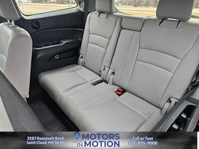 2016 Honda Pilot Touring AWD w/Sunroof & DVD - Photo 16 - Saint Cloud, MN 56301