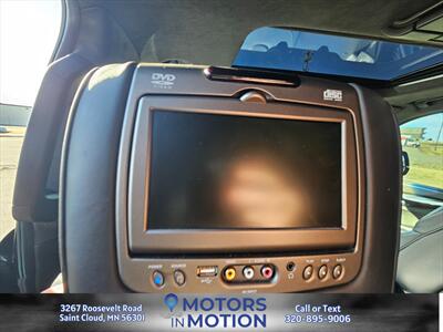 2016 Cadillac Escalade ESV Platinum 4x4 w/Sunroof & DVD   - Photo 16 - Saint Cloud, MN 56301