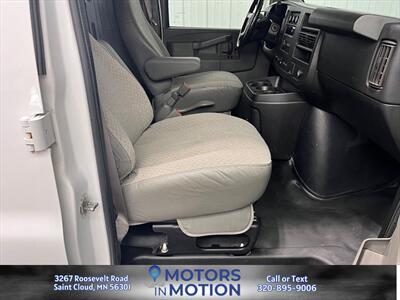 2018 Chevrolet Express RWD 3500 6.0L - Photo 18 - Saint Cloud, MN 56301