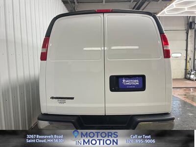2018 Chevrolet Express RWD 3500 6.0L - Photo 4 - Saint Cloud, MN 56301