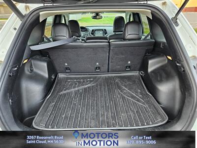 2019 Jeep Cherokee Limited 4WD w/Sunroof   - Photo 15 - Saint Cloud, MN 56301