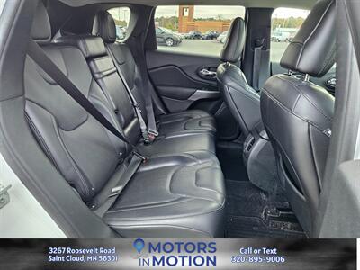 2019 Jeep Cherokee Limited 4WD w/Sunroof   - Photo 16 - Saint Cloud, MN 56301