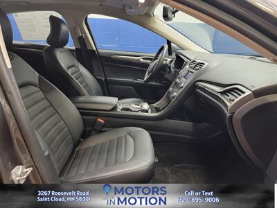 2018 Ford Fusion SE   - Photo 16 - Saint Cloud, MN 56301