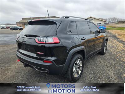 2019 Jeep Cherokee Trailhawk Elite 4WD w/Sunroof   - Photo 5 - Saint Cloud, MN 56301