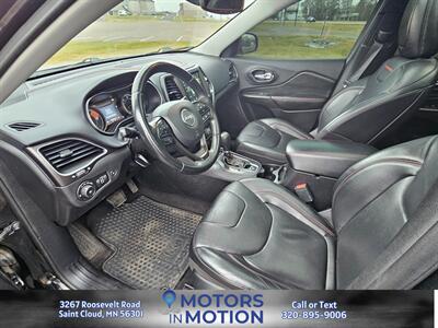 2019 Jeep Cherokee Trailhawk Elite 4WD w/Sunroof   - Photo 9 - Saint Cloud, MN 56301
