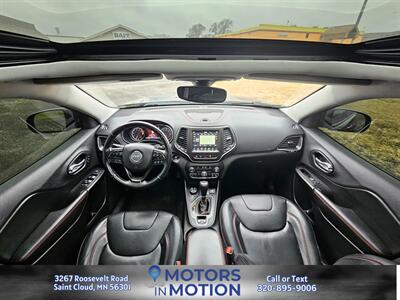 2019 Jeep Cherokee Trailhawk Elite 4WD w/Sunroof   - Photo 10 - Saint Cloud, MN 56301