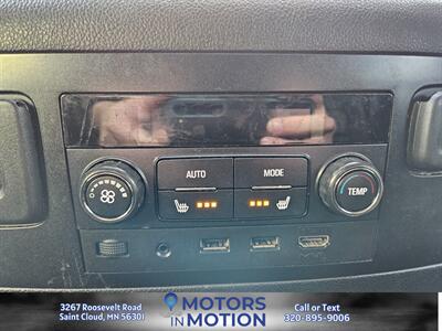 2017 GMC Yukon XL SLT 4x4 w/Sunroof & DVD   - Photo 15 - Saint Cloud, MN 56301