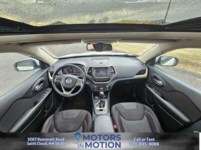 2016 Jeep Cherokee Latitude 4WD w/Sunroof   - Photo 10 - Saint Cloud, MN 56301