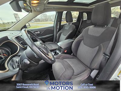 2016 Jeep Cherokee Latitude 4WD w/Sunroof   - Photo 14 - Saint Cloud, MN 56301