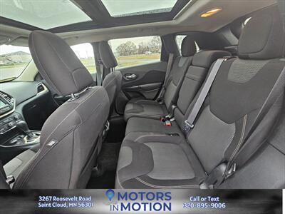 2016 Jeep Cherokee Latitude 4WD w/Sunroof   - Photo 15 - Saint Cloud, MN 56301