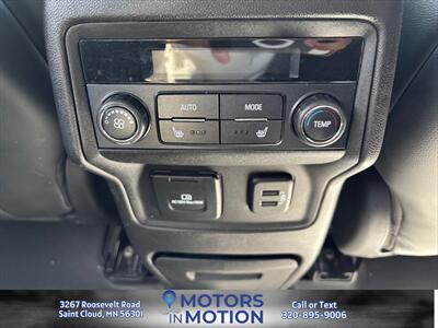 2017 GMC Acadia SLT-2 AWD - Photo 13 - Saint Cloud, MN 56301