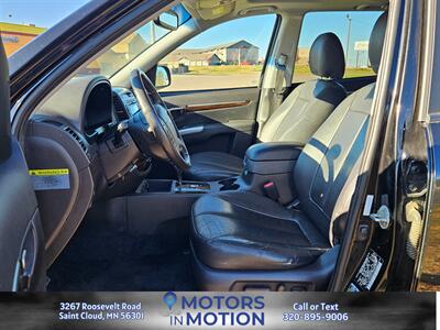 2012 Hyundai SANTA FE Limited AWD w/Sunroof   - Photo 9 - Saint Cloud, MN 56301