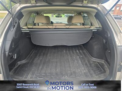 2018 Subaru Outback 2.5i Limited AWD w/Sunroof   - Photo 18 - Saint Cloud, MN 56301