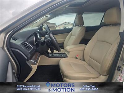 2018 Subaru Outback 2.5i Limited AWD w/Sunroof   - Photo 9 - Saint Cloud, MN 56301