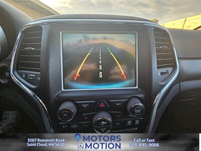2015 Jeep Grand Cherokee Altitude 4WD w/Sunroof   - Photo 11 - Saint Cloud, MN 56301